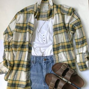 American eagle boyfriend fit flannel size medium🦋